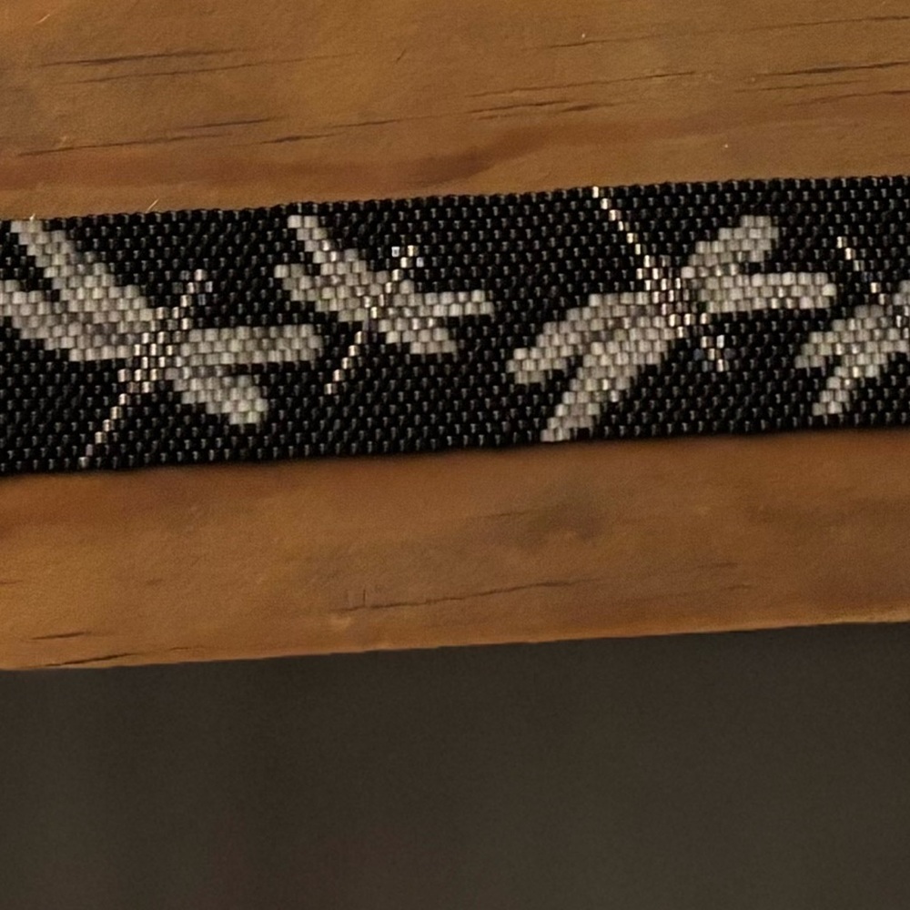 Exquisite beaded dragonfly bracelet - 7”